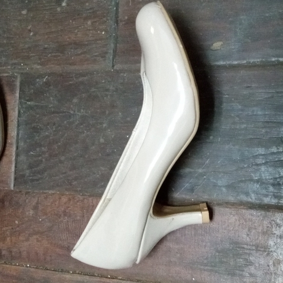 Shoes - Picture 3 of 4